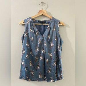 White House Black Market blue floral sleeveless top
